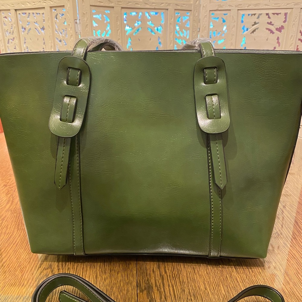 Beautiful pine green tote, large size to easily carry all of your ‘stuff’